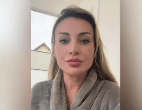 Andressa Urach tem pedido negado em processo contra Igreja Universal