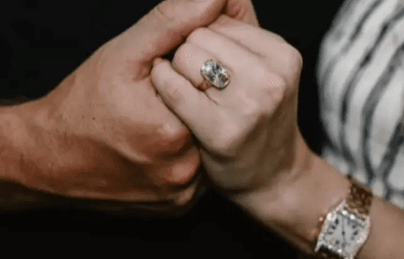 Anel de noivado de Travis Kelce para Taylor Swift é avaliado em US$ 5 milhões