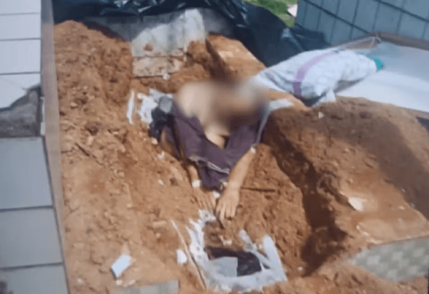 Corpo é encontrado sentado sobre túmulo em cemitério de Moreno (PE); polícia investiga caso