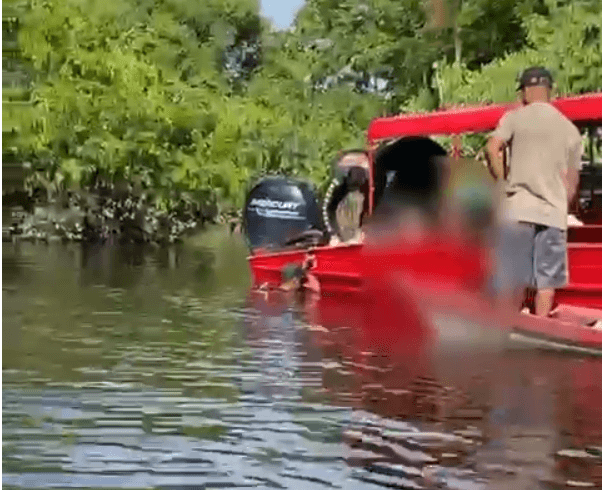 Menino de 3 anos morre afogada após canoa naufragar no Amazonas; veja vídeo