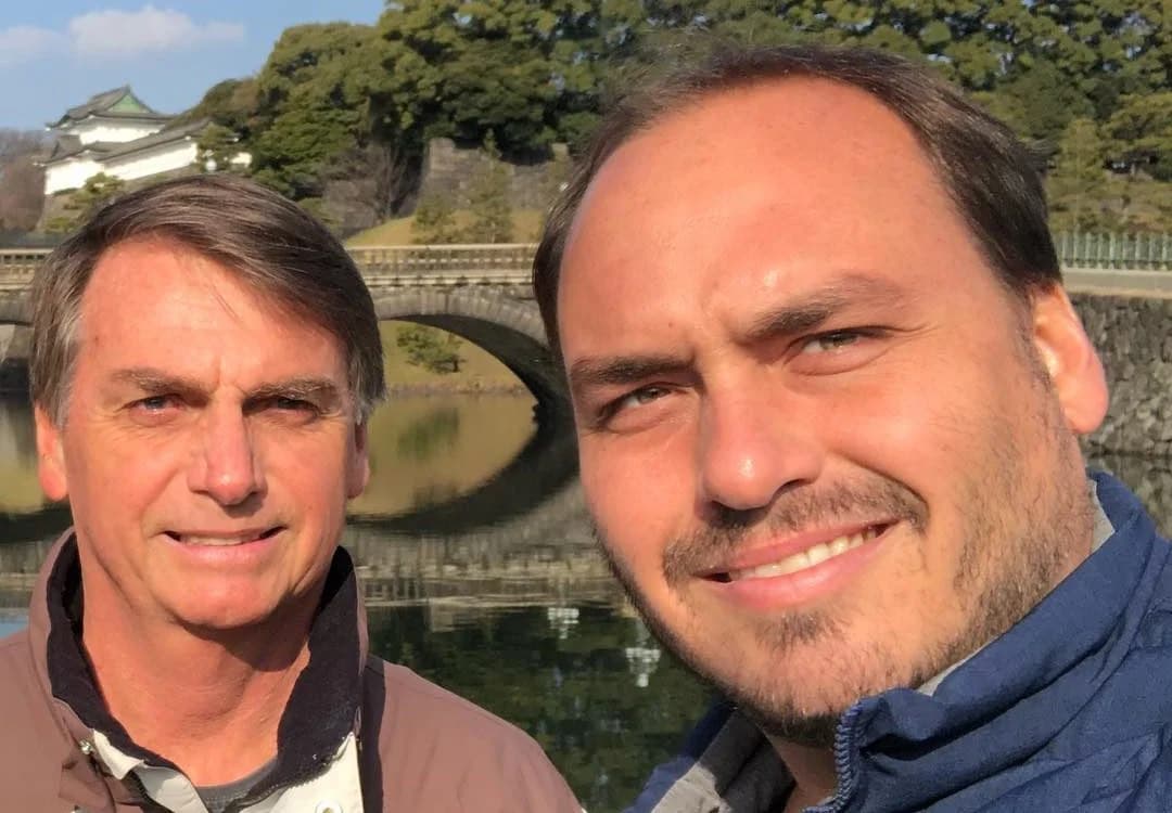 Carlos Bolsonaro desabafa sobre prisão domiciliar do pai: “São quase 100 dias de angústia”