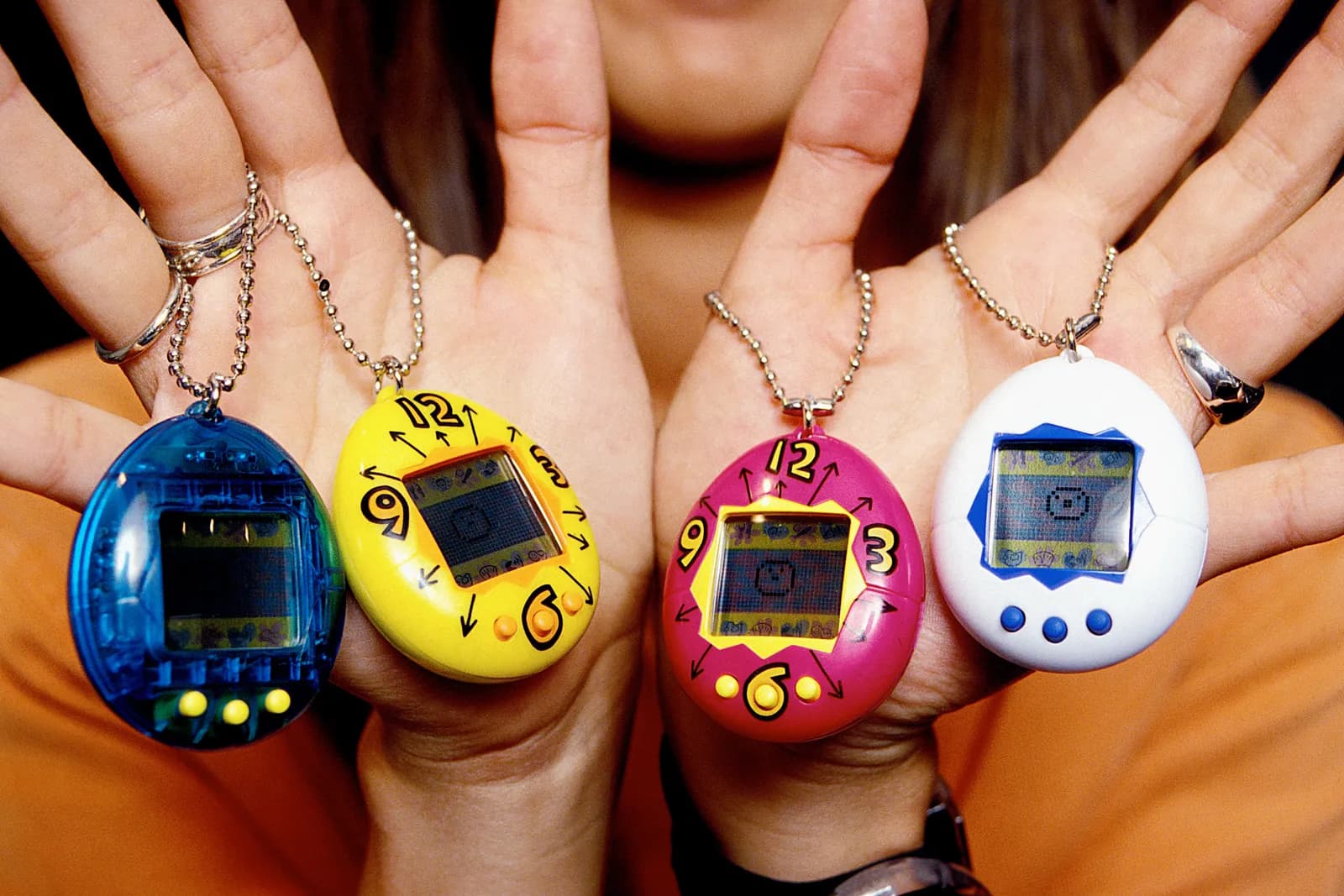 Tamagotchi: brinquedo que foi febre nos anos 90 e continua ativo em 2025; relembre