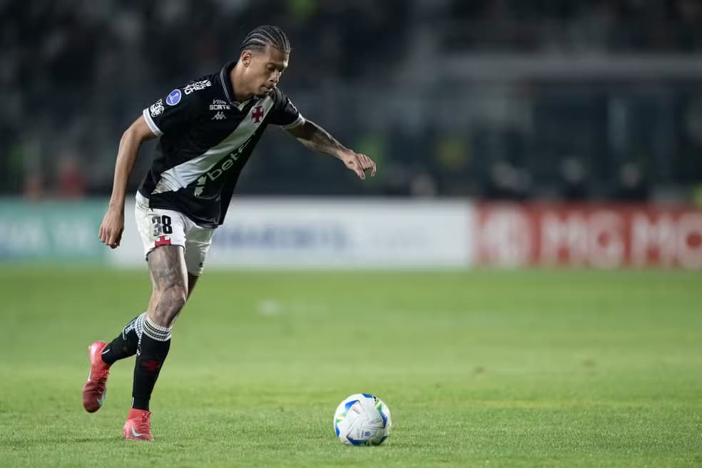 Vasco fecha negociação da venda de João Victor para o CSKA Moscou