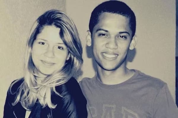 Homem mostra fotos de suposto namoro com Marília Mendonça na adolescência e viraliza na web; veja