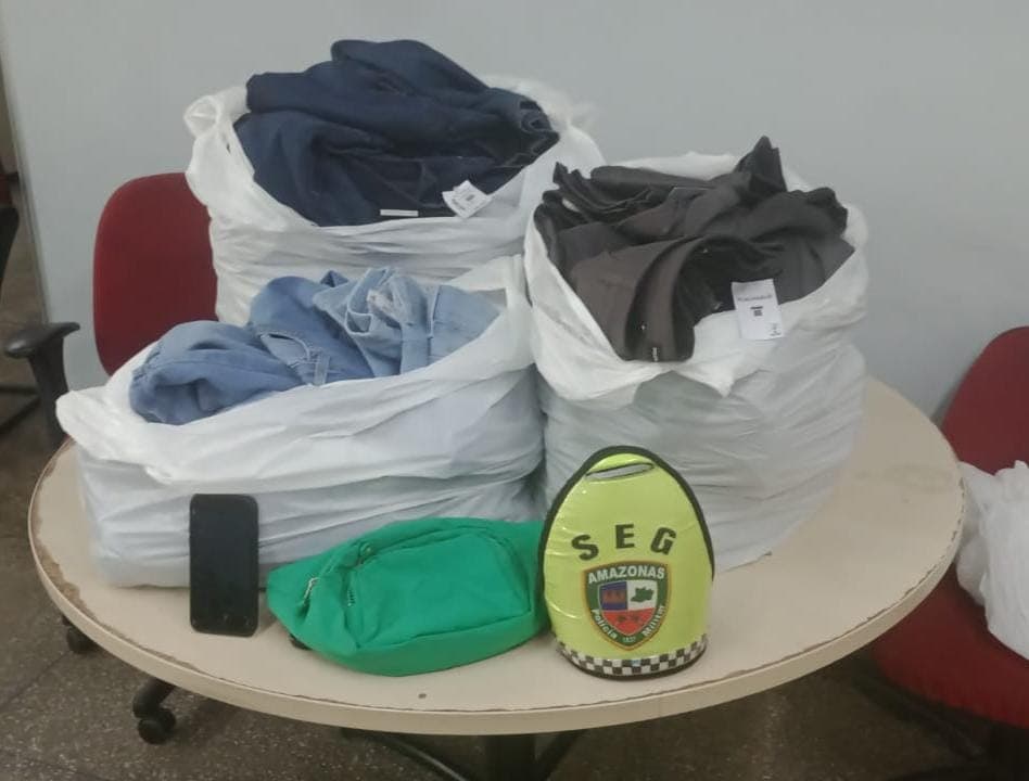 Trio preso por furto a shopping causa prejuízo de mais de R$ 7 mil em roupas