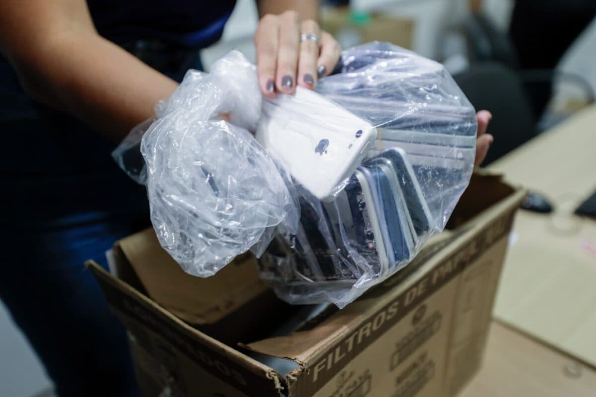 Seu celular foi roubado? Devolução de aparelhos começa hoje em Manaus