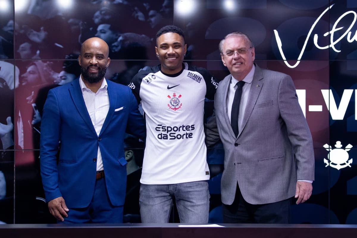 Vitinho, ex-Flamengo, é nova contração do Corinthians