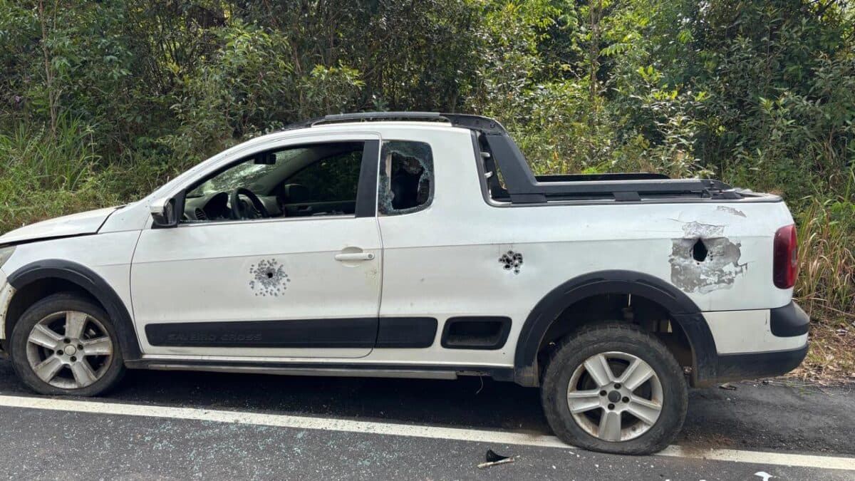 Desavença entre vizinhos termina com homem preso por atirar 8 vezes em carro errado em Borba