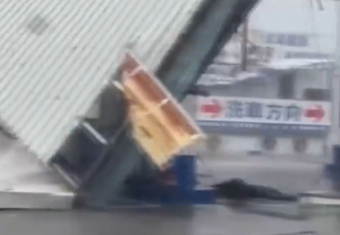 VÍDEO: Tufão com ventos de até 191 km/h deixa desaparecido e 33 feridos em Taiwan