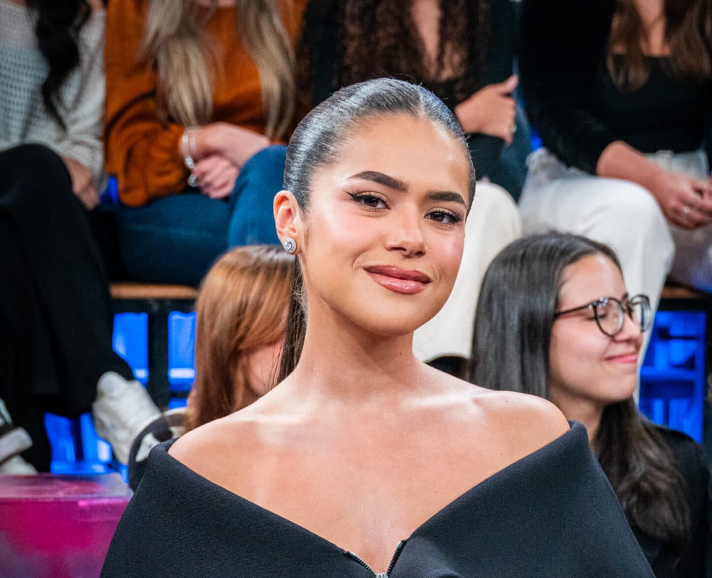 Maisa faz alerta sobre segurança nas redes sociais no Altas Horas