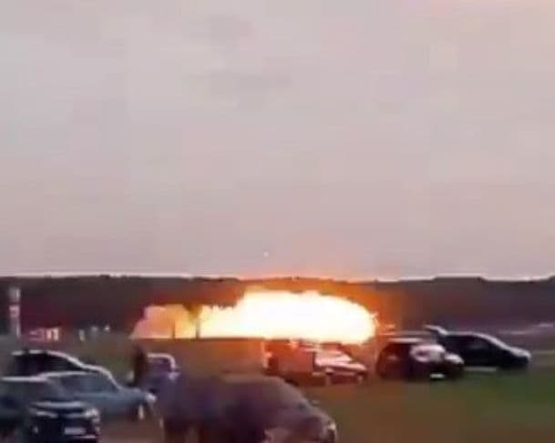 Avião cai durante ensaio para apresentação na Polônia