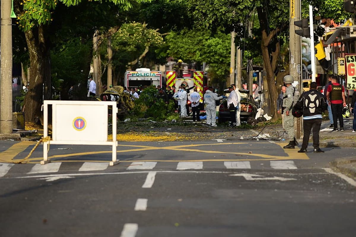 VÍDEO: Ataques terroristas com bombas matam 17 pessoas na Colômbia; 12 eram policiais