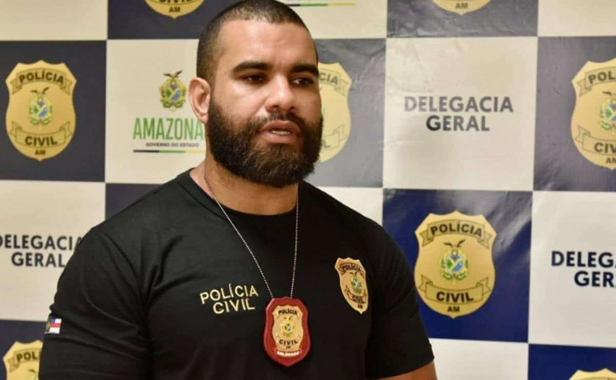 Delegado de Tonantins é investigado após dar aula no Ceará no dia em que detento foi arrancado de delegacia e queimado vivo