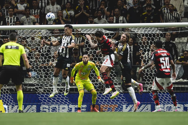 Atlético-MG elimina o Flamengo com brilho de Everson nos pênaltis