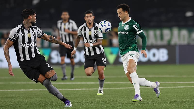 Palmeiras derrota o Botafogo e continua na perseguição ao Flamengo