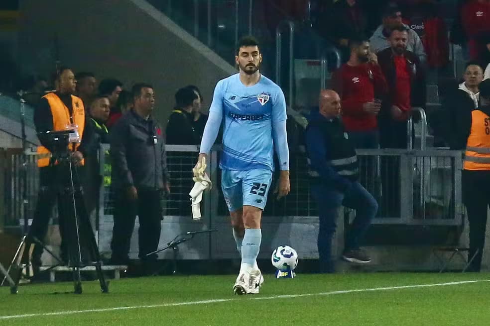 Athletico e São Paulo: Rafael é expulso com 4 minutos