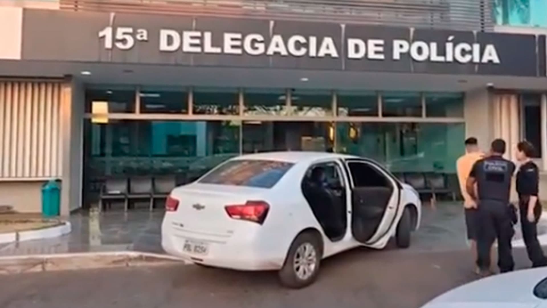 DF: homem procurado por homicídio é preso com adolescente de 13 anos despida