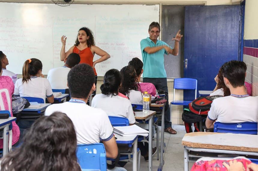 Ensino de Libras passa a ser disciplina optativa na rede pública estadual no Amazonas