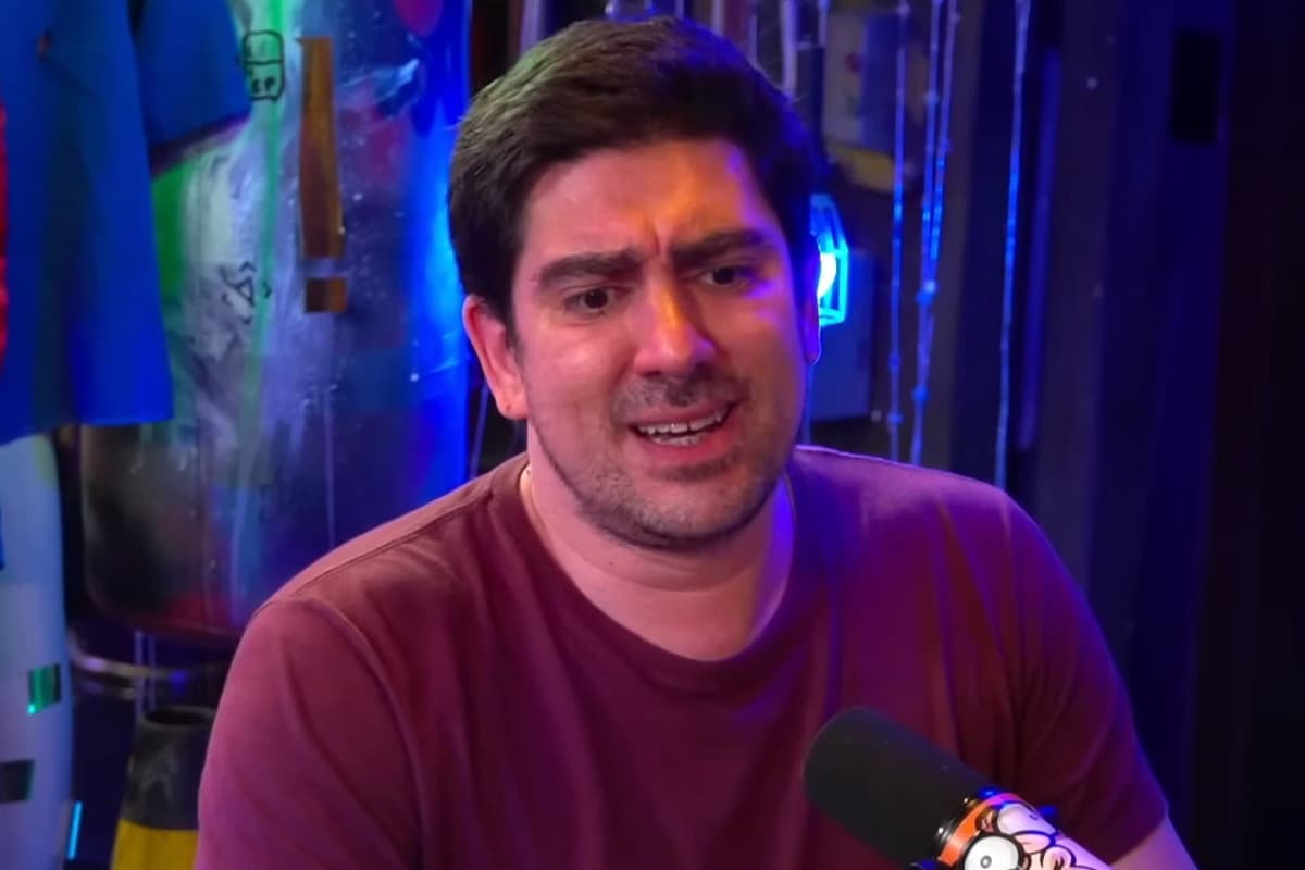 Humorista Marcelo Adnet revela ter sofrido abuso na infância: “Isso me travou”