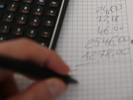 Contribuintes do Simples Nacional e MEI podem parcelar dívida em até 60 meses; saiba como