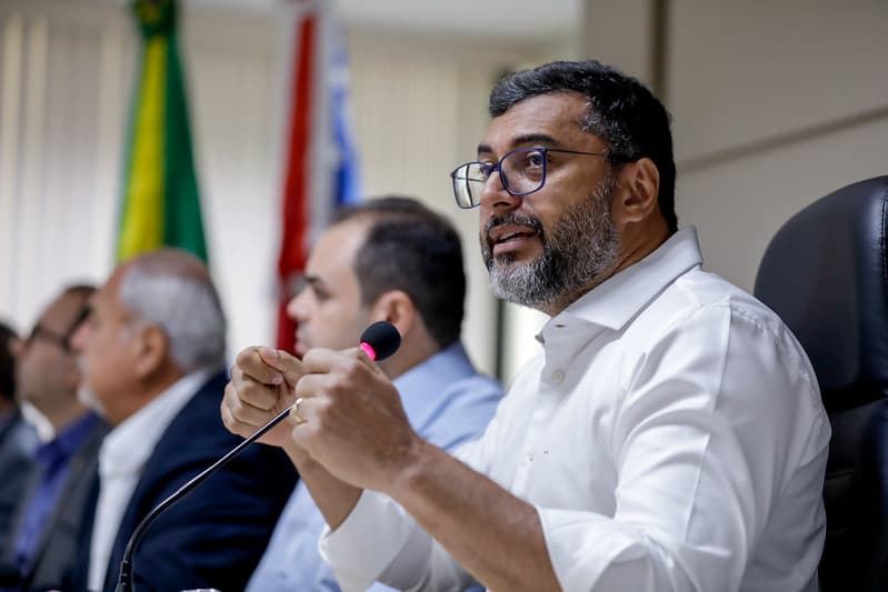 Wilson Lima anuncia pacote de redução de impostos, incluindo 50% no IPVA