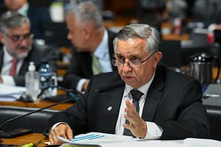 Pedido de vista de senador do PL adia análise da isenção do IR para quem ganha até R$ 5 mil