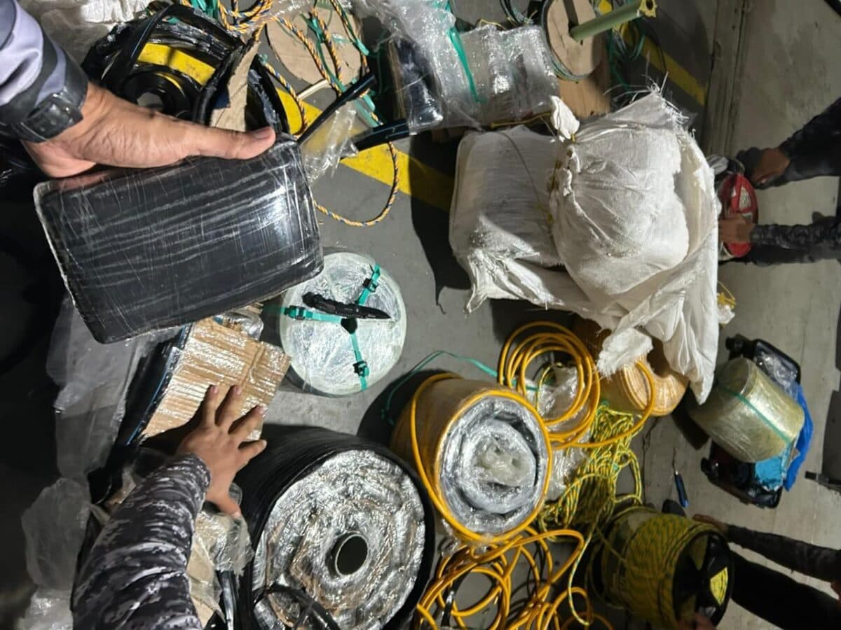 Traficante é preso com drogas avaliadas em R$ 3,6 milhões escondidas em rolos de mangueiras, em Coari