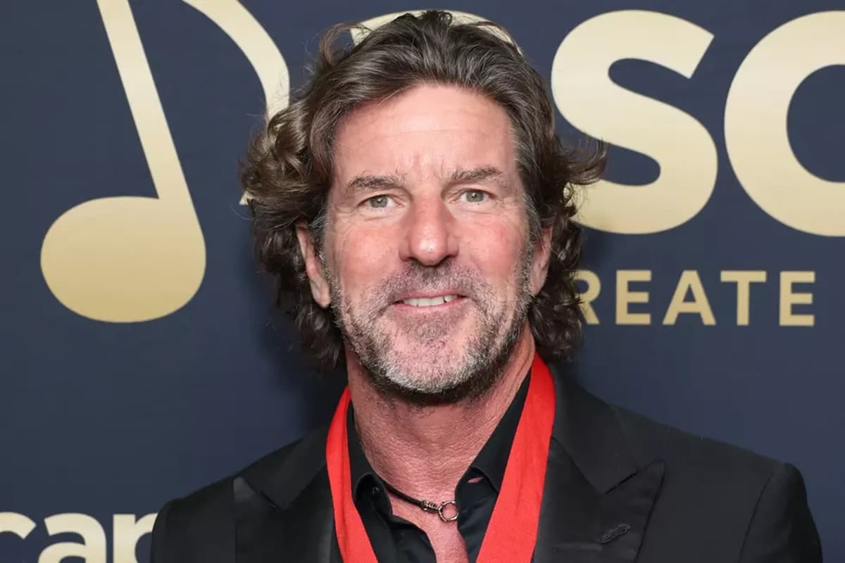 Vencedor de 2 Grammys morre em queda de avião nos EUA; mulheres também morreram