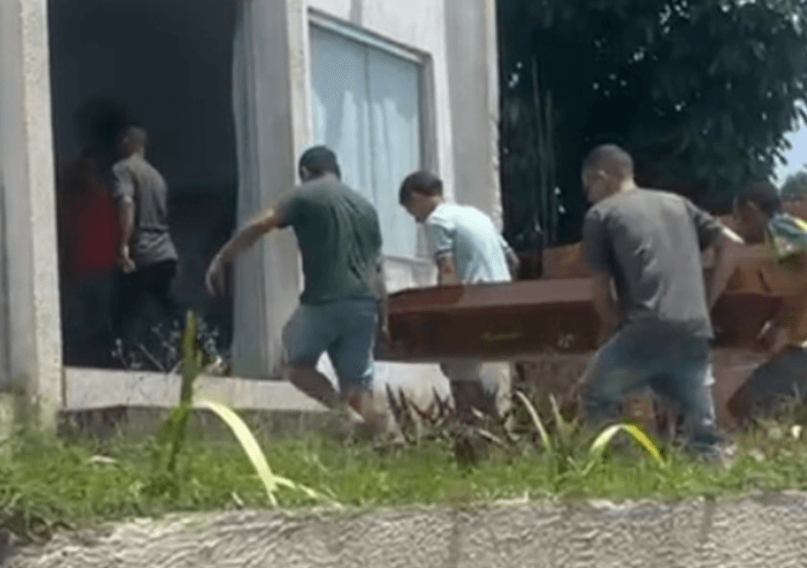 Adolescentes de 14 e 16 anos são apreendidos suspeitos de matar ex-repórter em Manaus