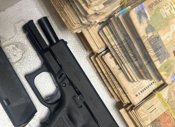 Suspeito de integrar facção é preso após sacar R$ 300 mil em agência bancária de Manaus