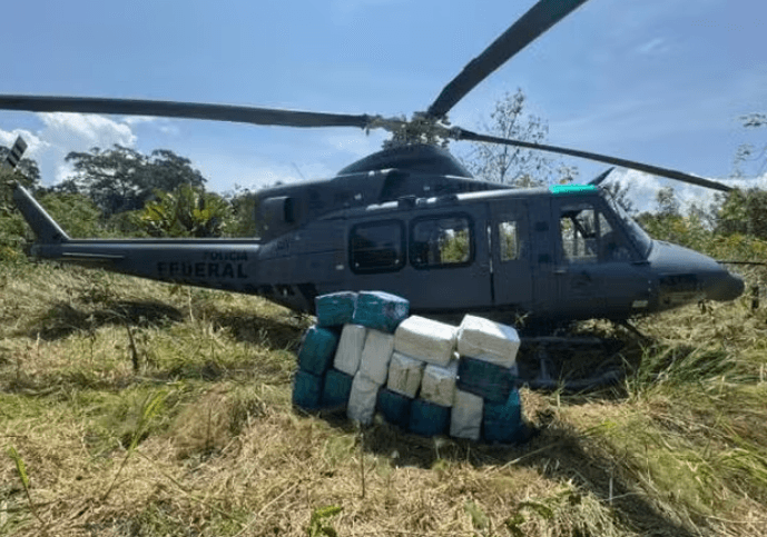 Piloto lança avião da Venezuela com 380 kg de maconha em represa no Amazonas