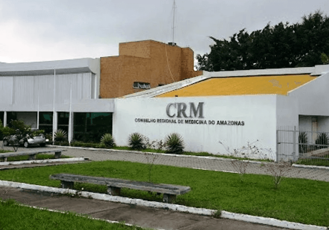 Médico pede afastamento da Corregedoria do CRM após ser acusado de agredir mulheres em Manaus