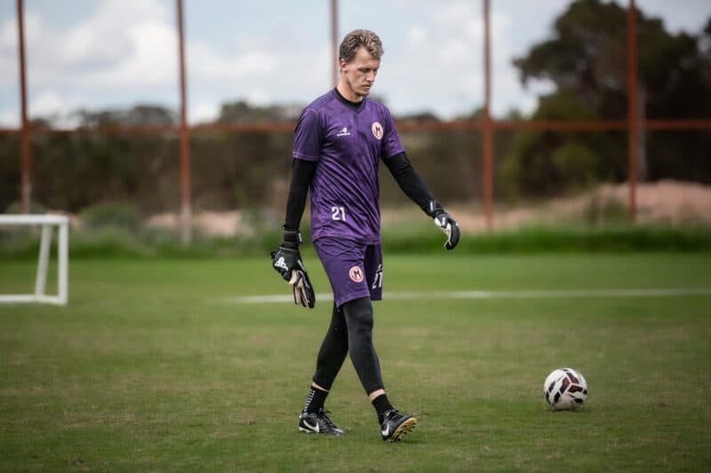 Confiante, goleiro David Becker renova com o Manauara