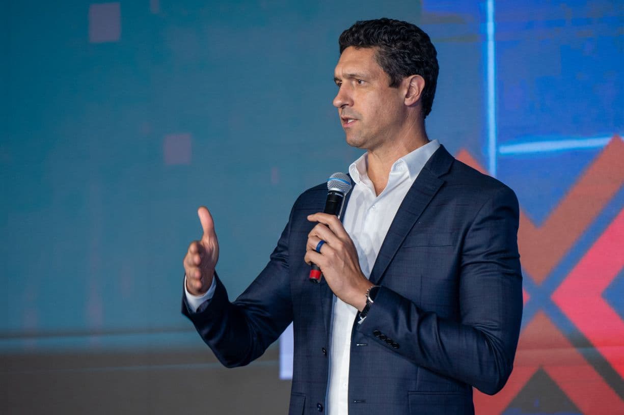 Medalhista olímpico Gustavo Borges abre o Encontro Amazônico de Educação Física em Manaus