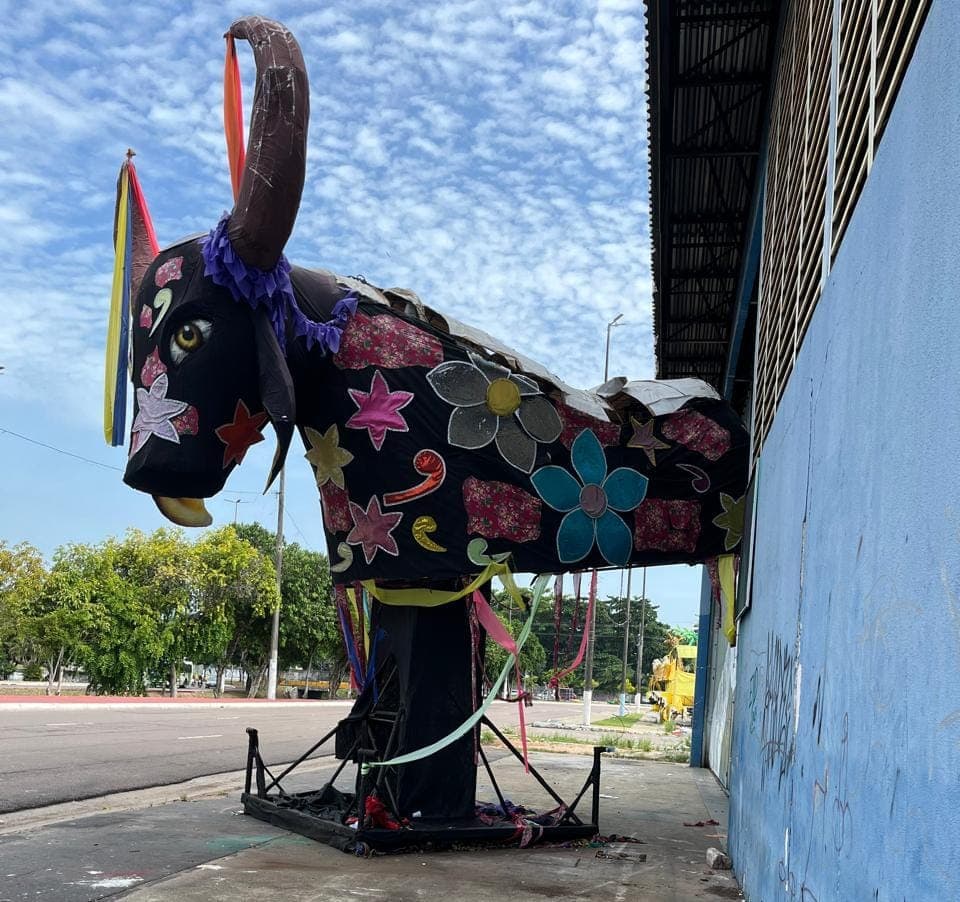 MPAM aciona Justiça contra escolas de samba por abandono de alegorias no Sambódromo