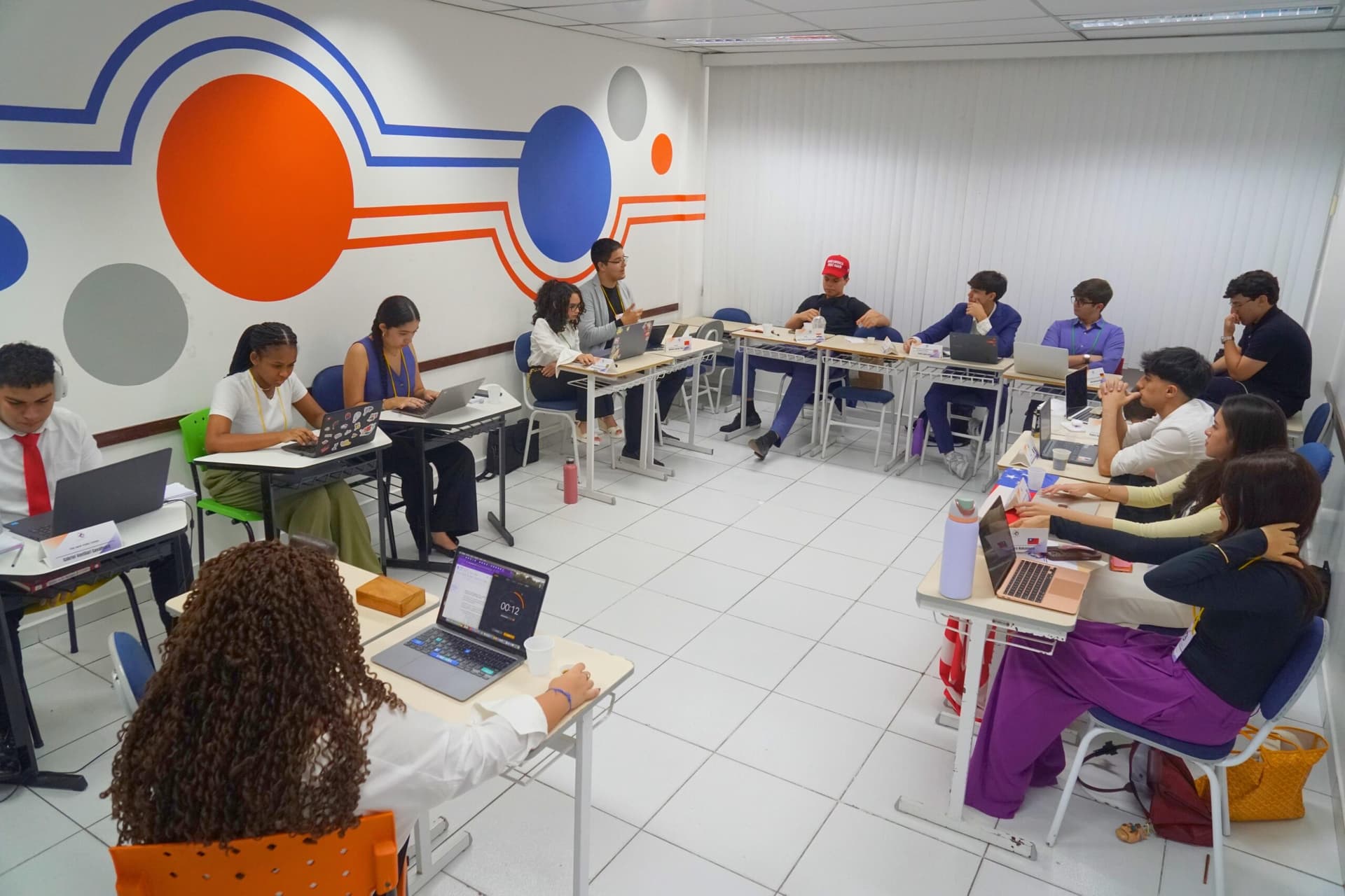 Estudantes manauaras participam de debates e simulação de crises globais