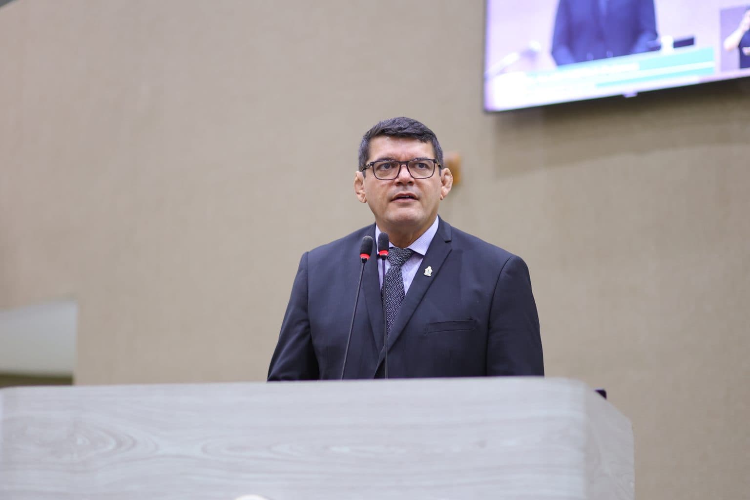 Vereador de Manaus sugere “Dia do Pai Avô” para valorizar avós que assumem papel de pais