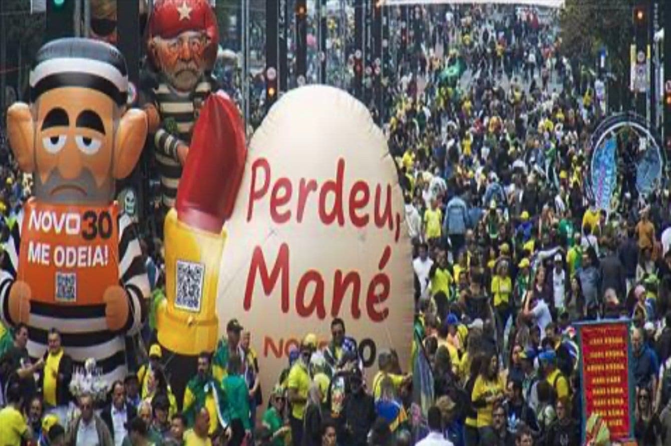 VÍDEO: Apoiadores de Bolsonaro levam bandeiras dos EUA, pedem anistia e intervenção de Trump na Paulista