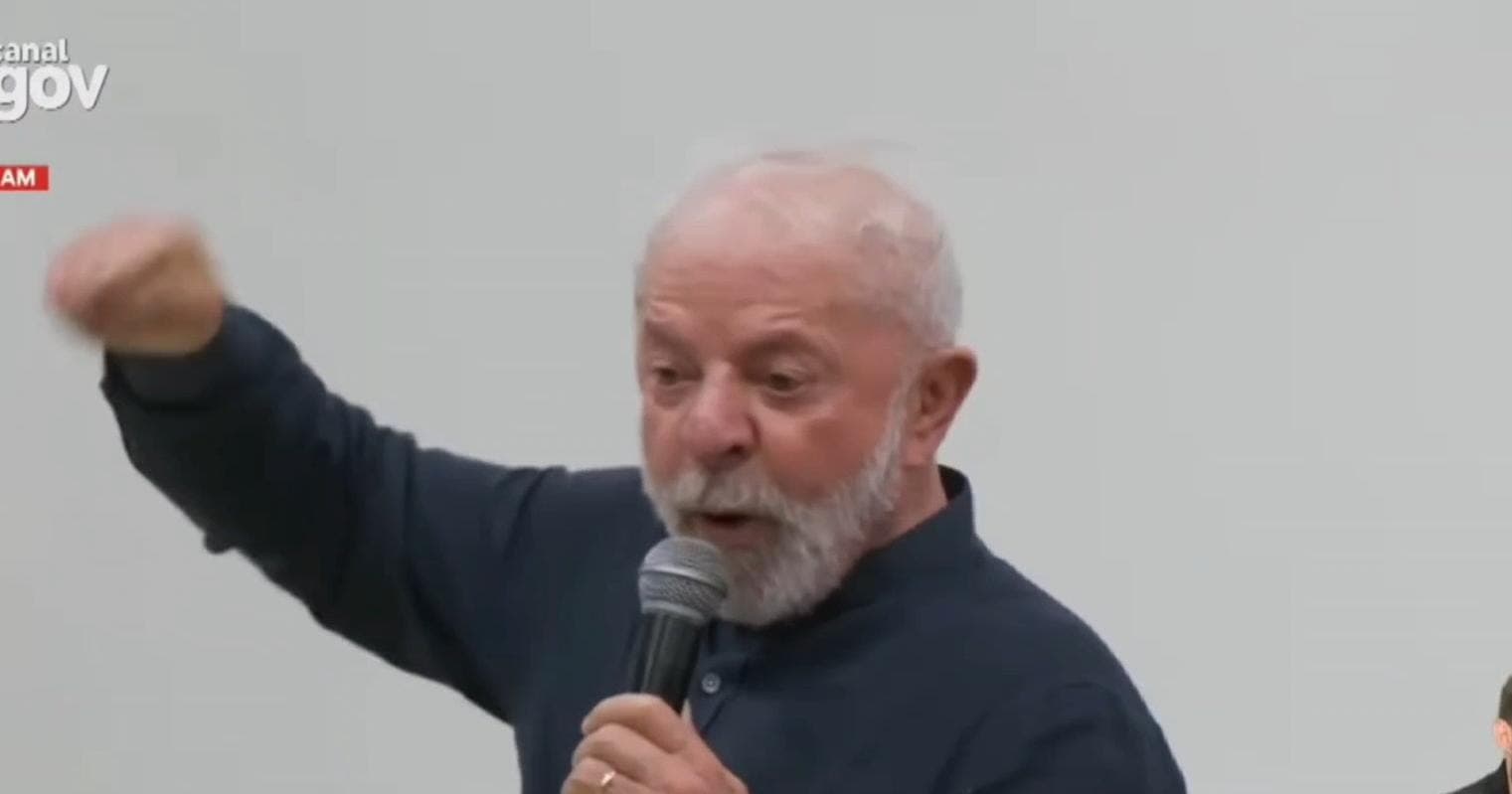 Em Manaus, Lula relembra mortes por Covid-19 e acusa Bolsonaro de negligência: “Não trouxe sequer oxigênio”