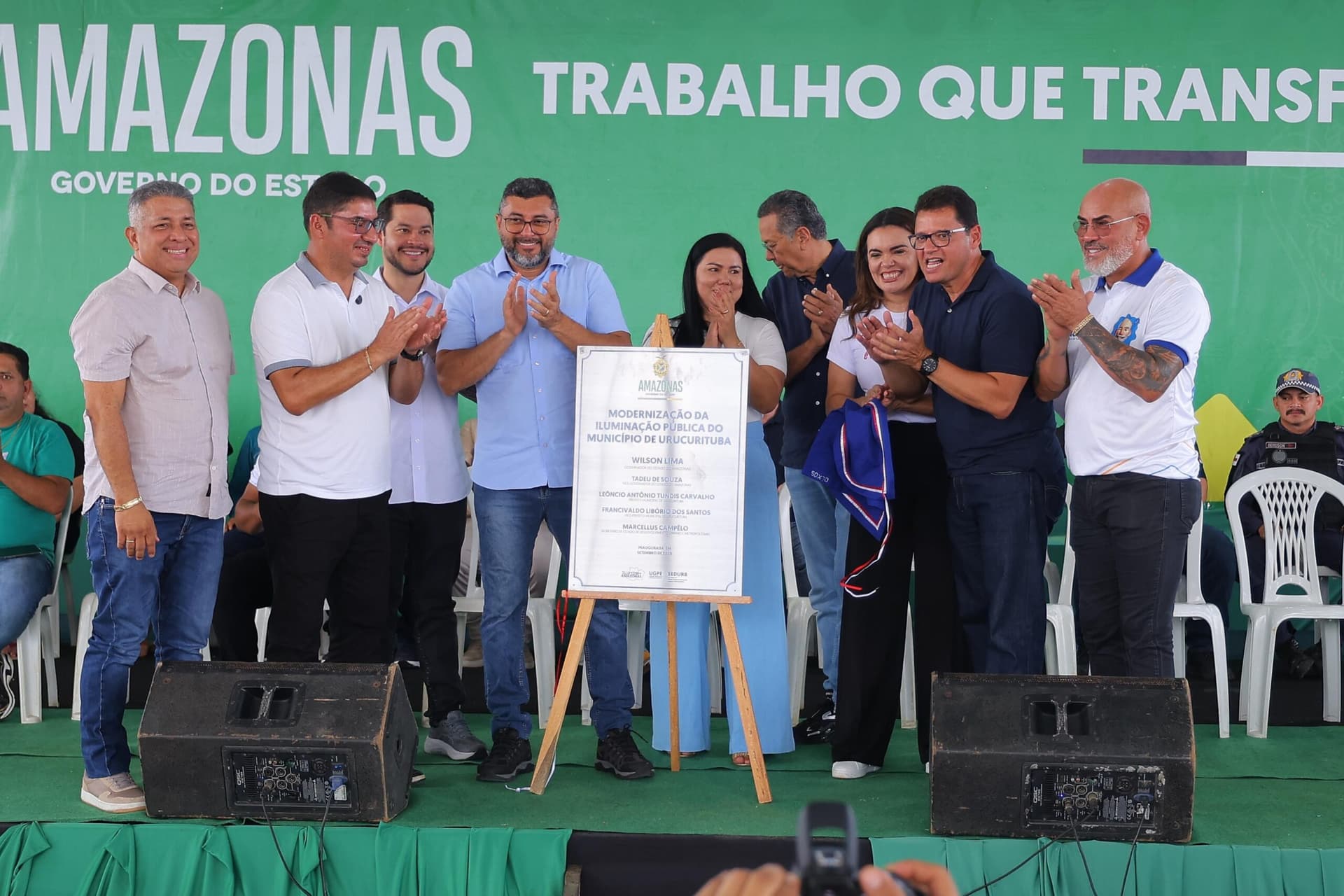Em Urucurituba, Wilson Lima anuncia obras de recuperação viária e inaugura iluminação de LED