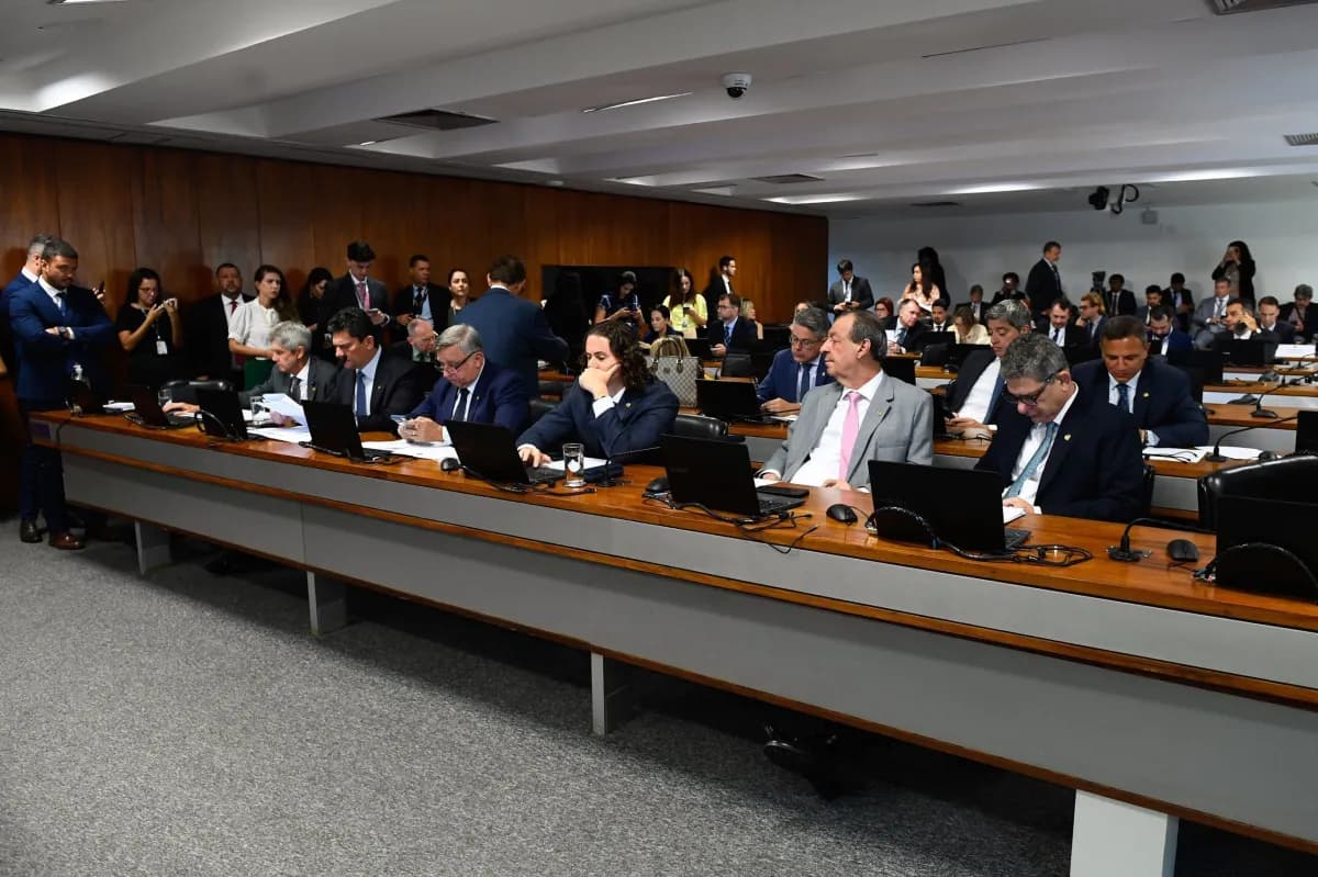 CCJ do Senado rejeita por unanimidade a PEC da Blindagem