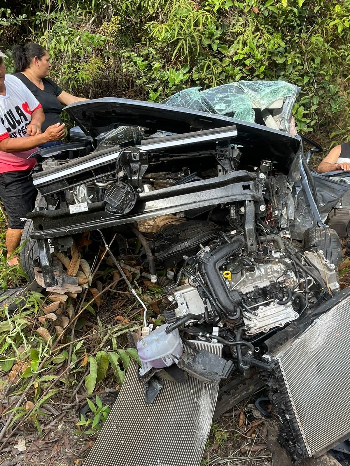 Acidente envolvendo dois carros deixa homem morto e 2 feridos na BR-174