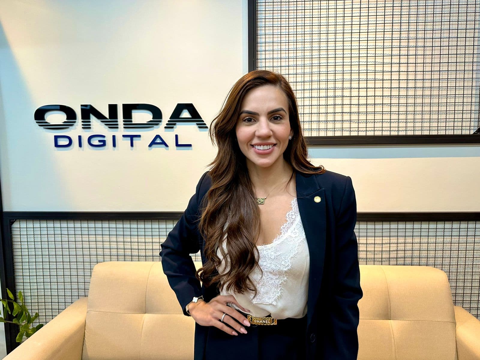 Mandato de Débora Menezes na Aleam é marcado por projetos sociais e polêmicas