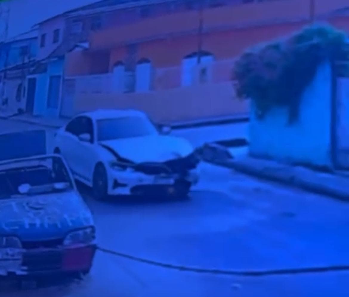 Vídeo mostra amigo de influencer com BMW destruída após acidente em Manaus