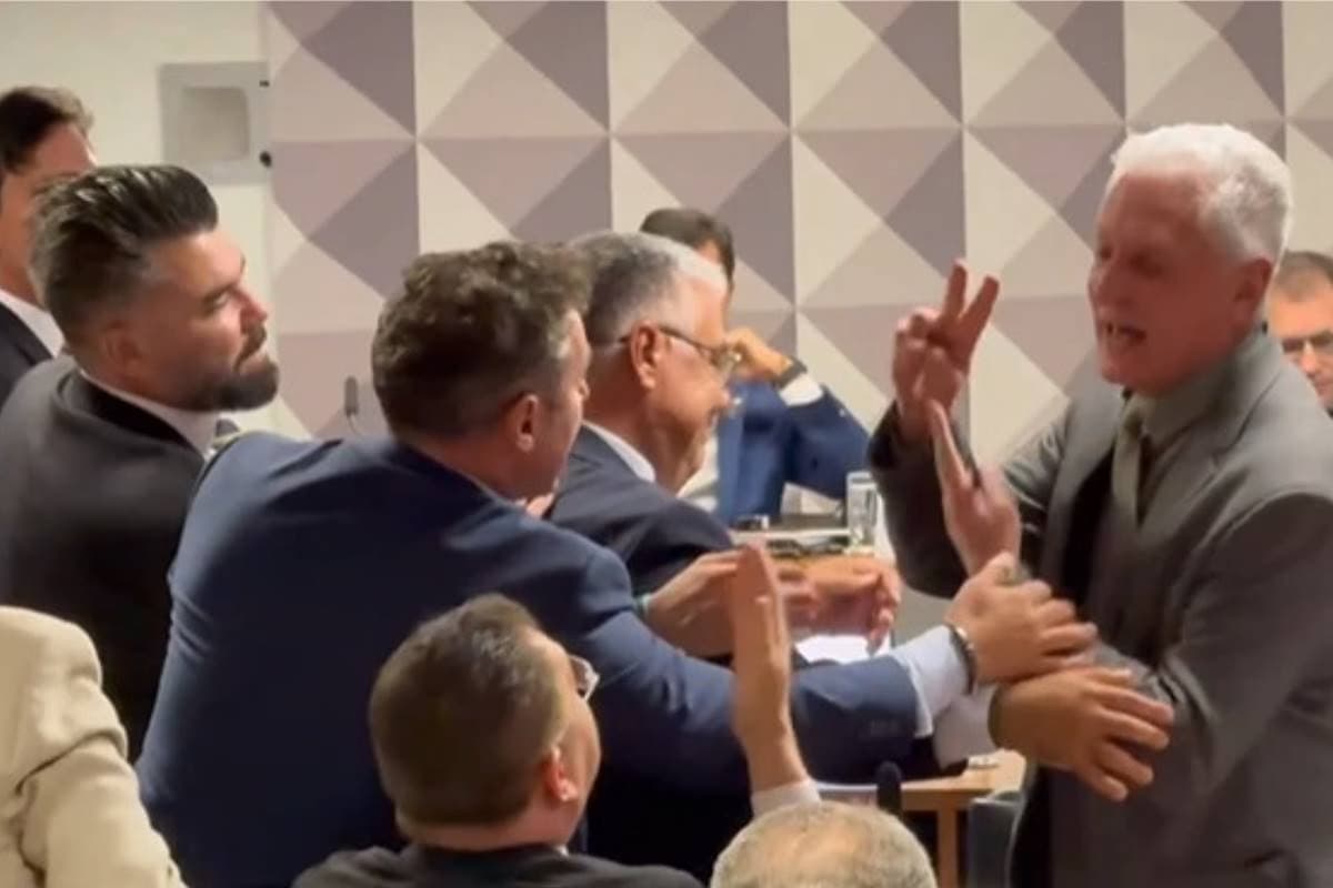 VÍDEO: Líder do PL e deputado do PT brigam na CPMI do INSS