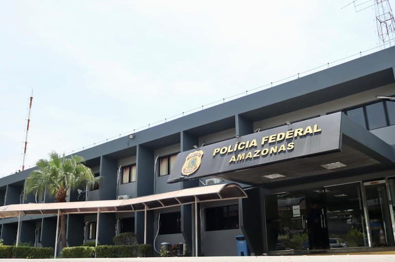 Suspeito de racismo e ameaçar agentes das forças de segurança e justiça é preso pela PF em Manaus