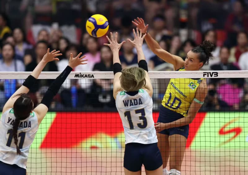 Brasil derrota Japão no tie-break e conquista medalha de bronze no Mundial de vôlei