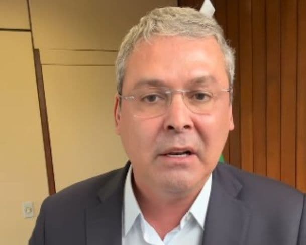 PT vai vetar qualquer proposta de anistia aprovada no Congresso, avisa Lindbergh Farias