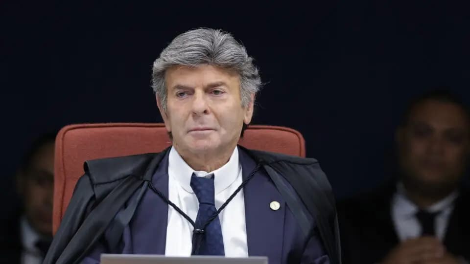 Estagiária da Câmara Legislativa do DF é demitida após postar “Fux tem que morrer” nas redes