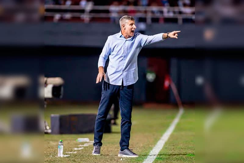 Em menos de 9 horas, o Fortaleza fecha acordo com Martín Palermo